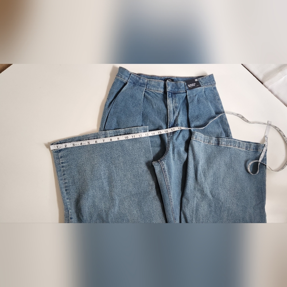 Express Relaxed Wide-Leg Super High Rise Denim Pants. Size: 10R - Picture 7 of 10